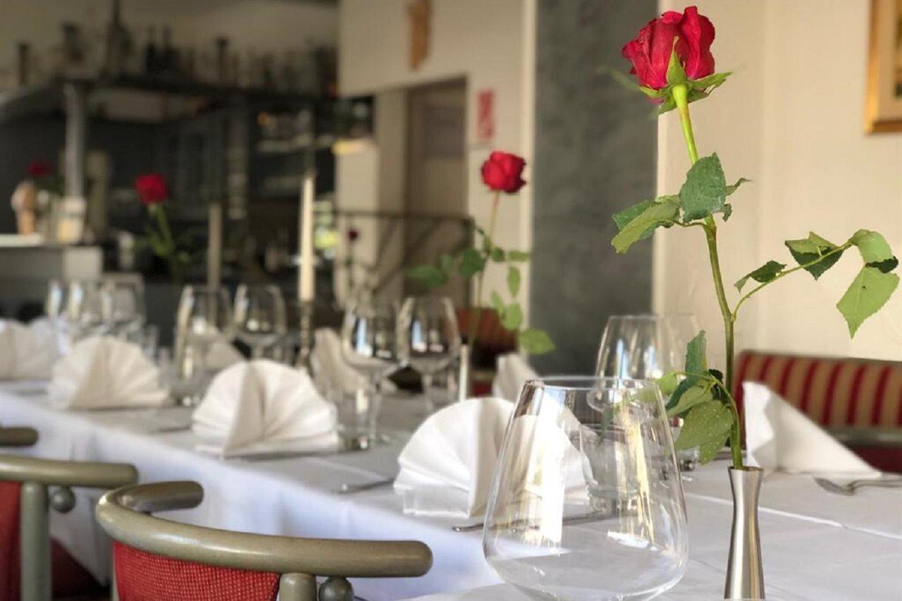 Hotel Apartments Restaurant Cala Luna Marburg エクステリア 写真