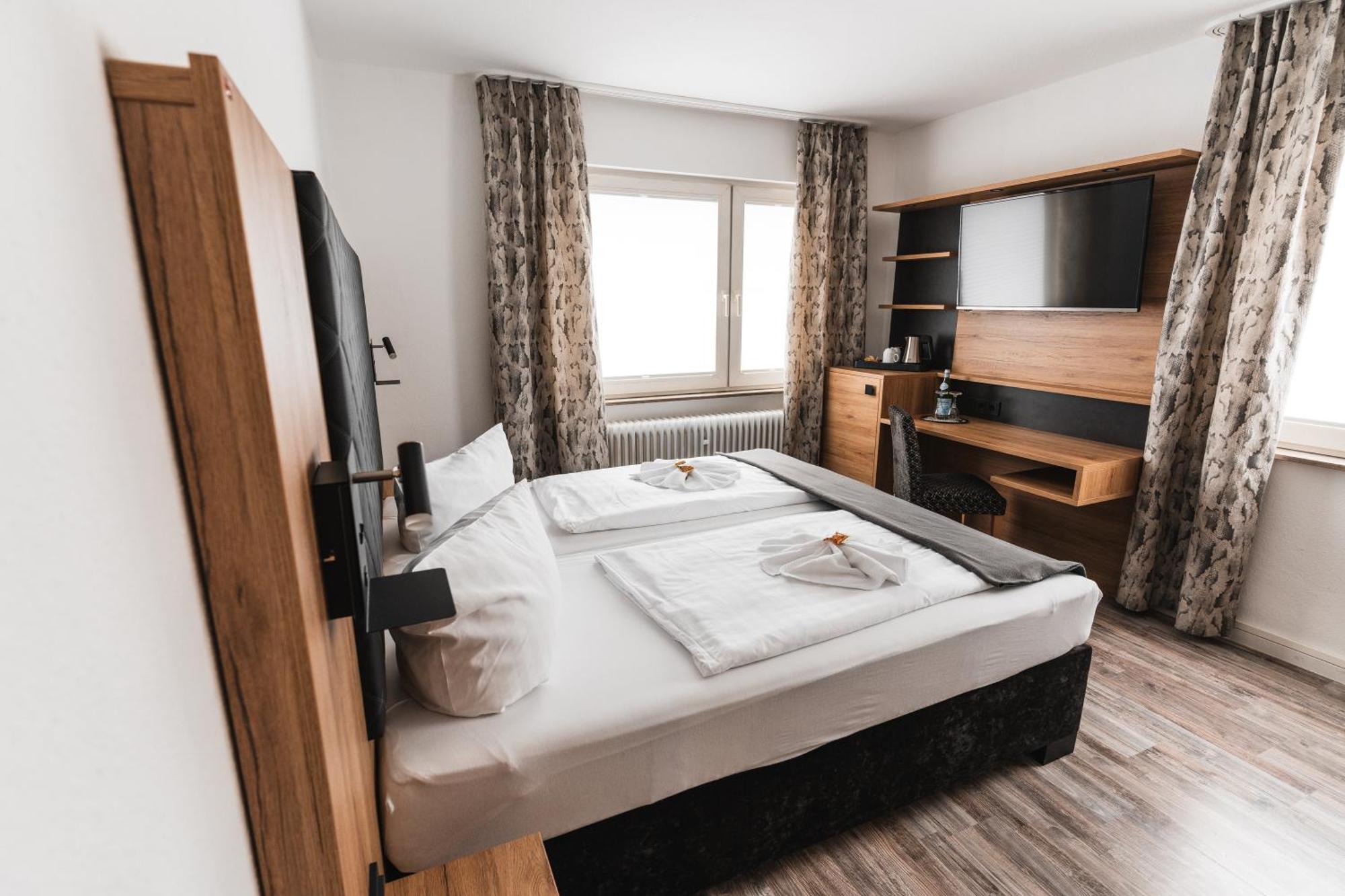 Hotel Apartments Restaurant Cala Luna Marburg エクステリア 写真