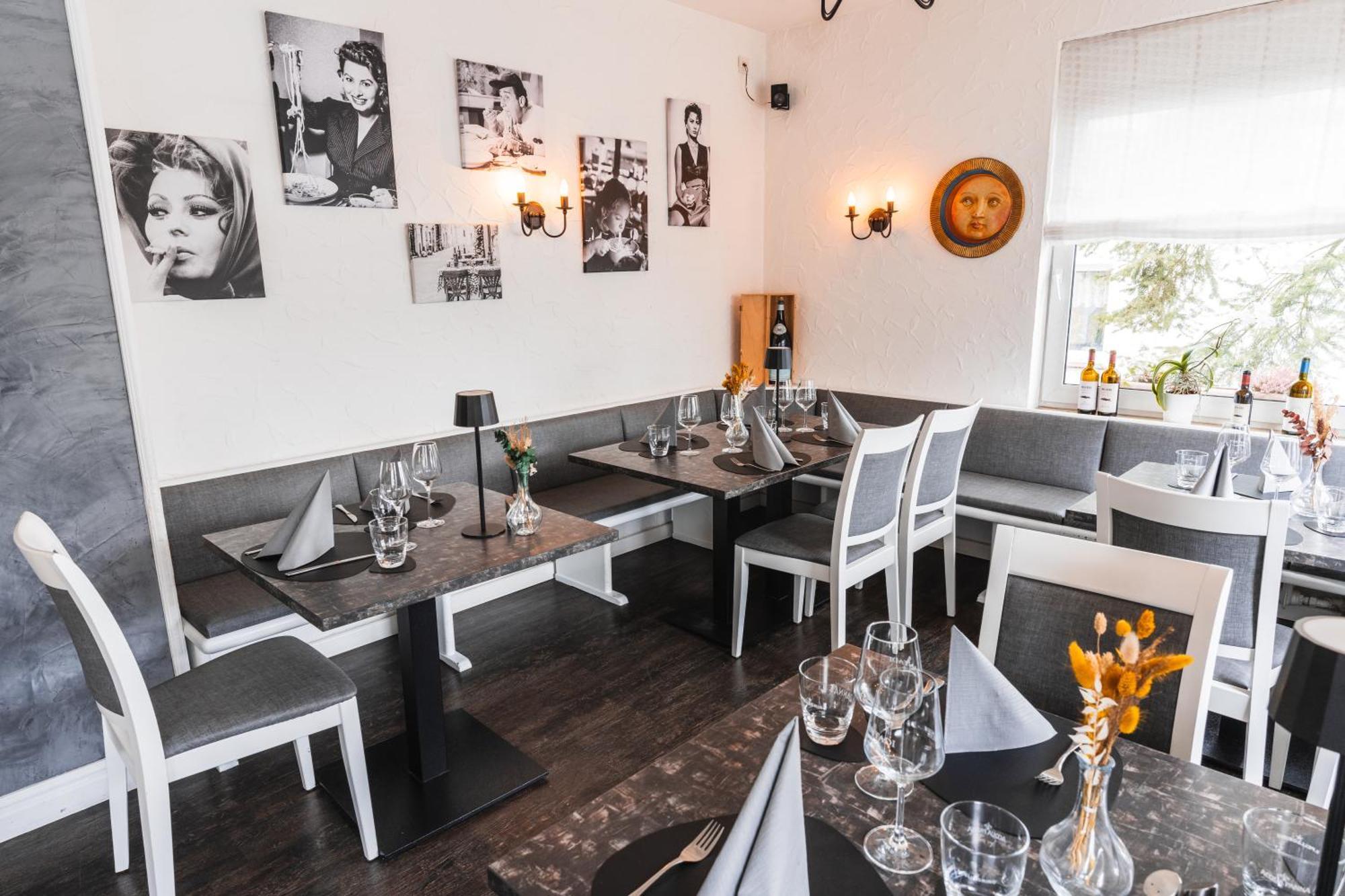 Hotel Apartments Restaurant Cala Luna Marburg エクステリア 写真