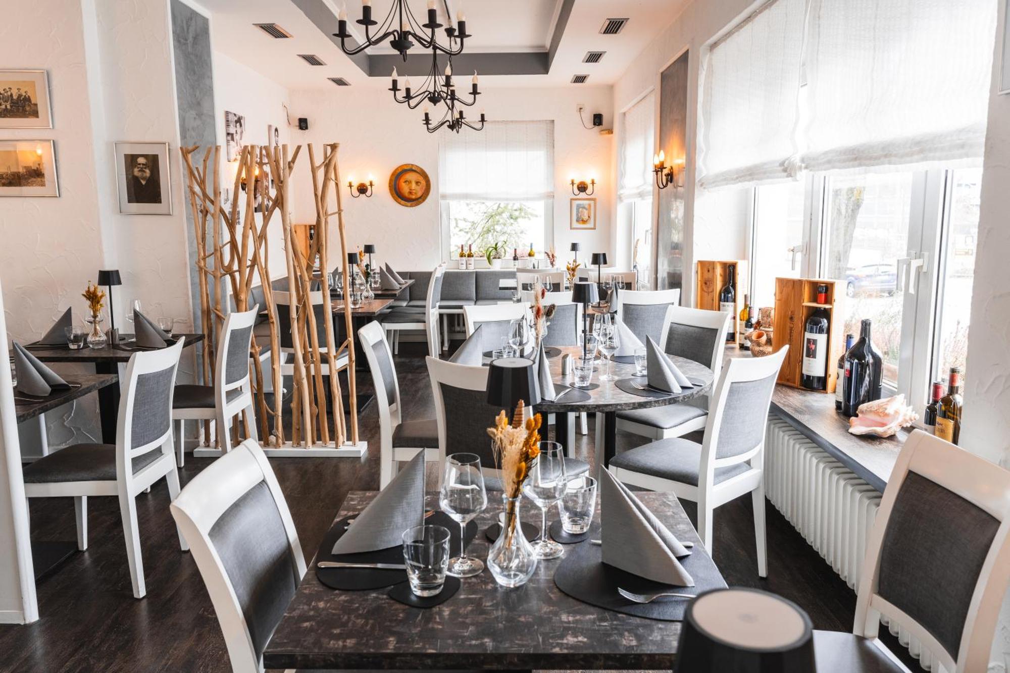 Hotel Apartments Restaurant Cala Luna Marburg エクステリア 写真
