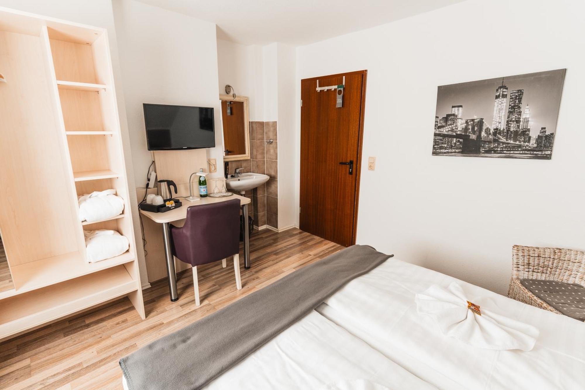 Hotel Apartments Restaurant Cala Luna Marburg エクステリア 写真