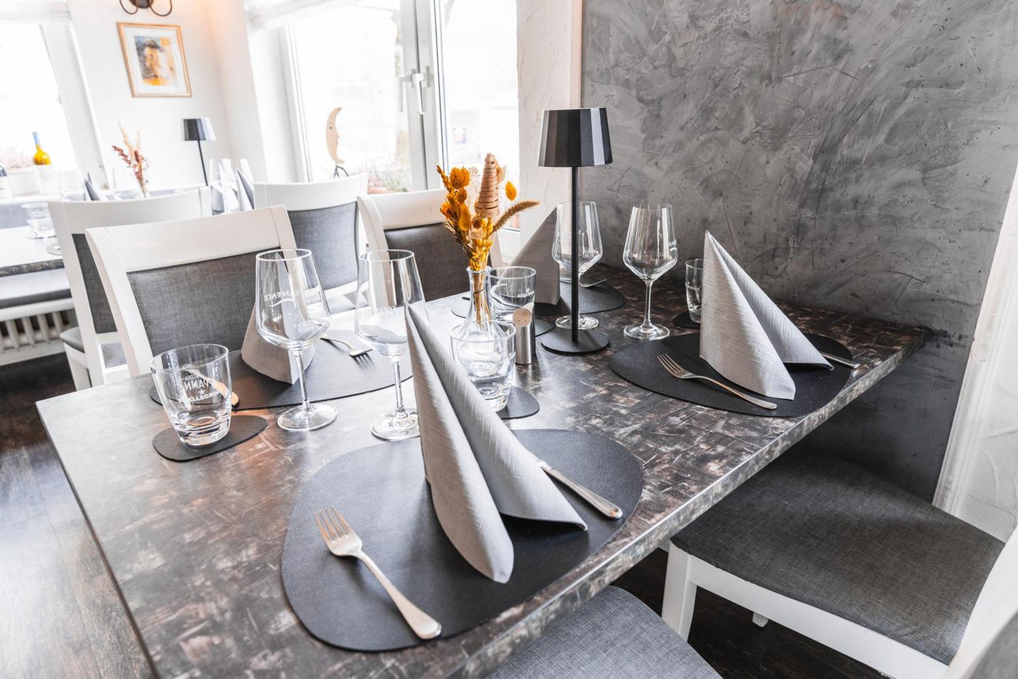 Hotel Apartments Restaurant Cala Luna Marburg エクステリア 写真